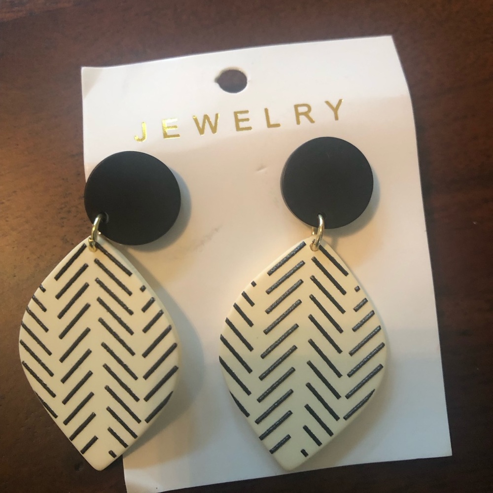Wooden leaf earrings